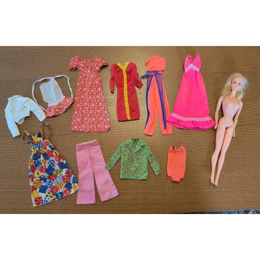 VINTAGE Barbie 1977 FASHION FIREWORKS #9805‎ Standard DOLL + 7 Outfits 1958 Body